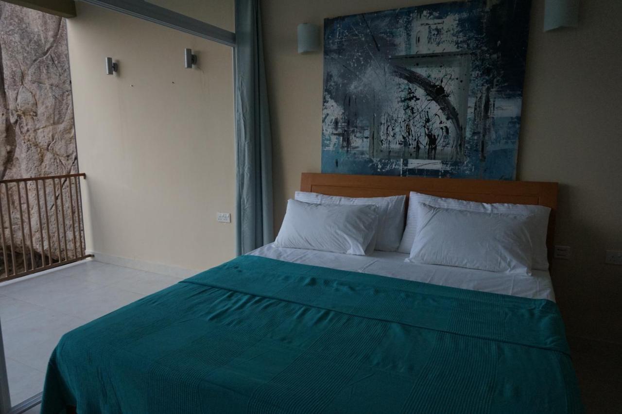 Apartamento Maka Bay Self Catering Victoria Exterior foto