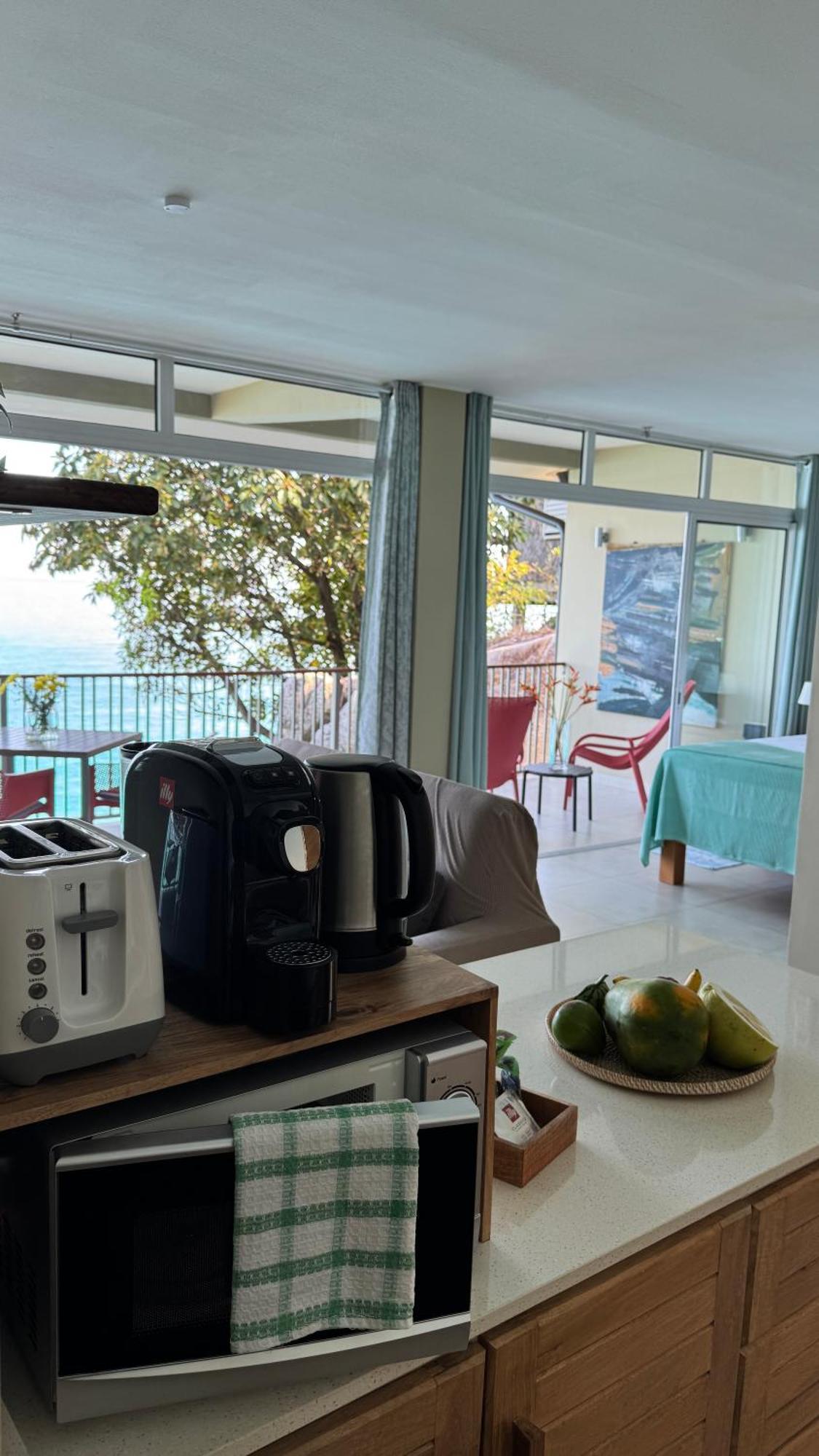 Apartamento Maka Bay Self Catering Victoria Exterior foto